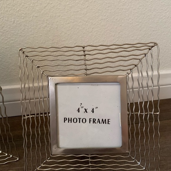 Gold Wire Photo Frame Set - Picture 3 of 6